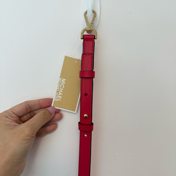 NWT MICHAEL Michael Kors Pink Leather Shoulder Strap for Bags with Gold Eyelets - Picture 3 of 6